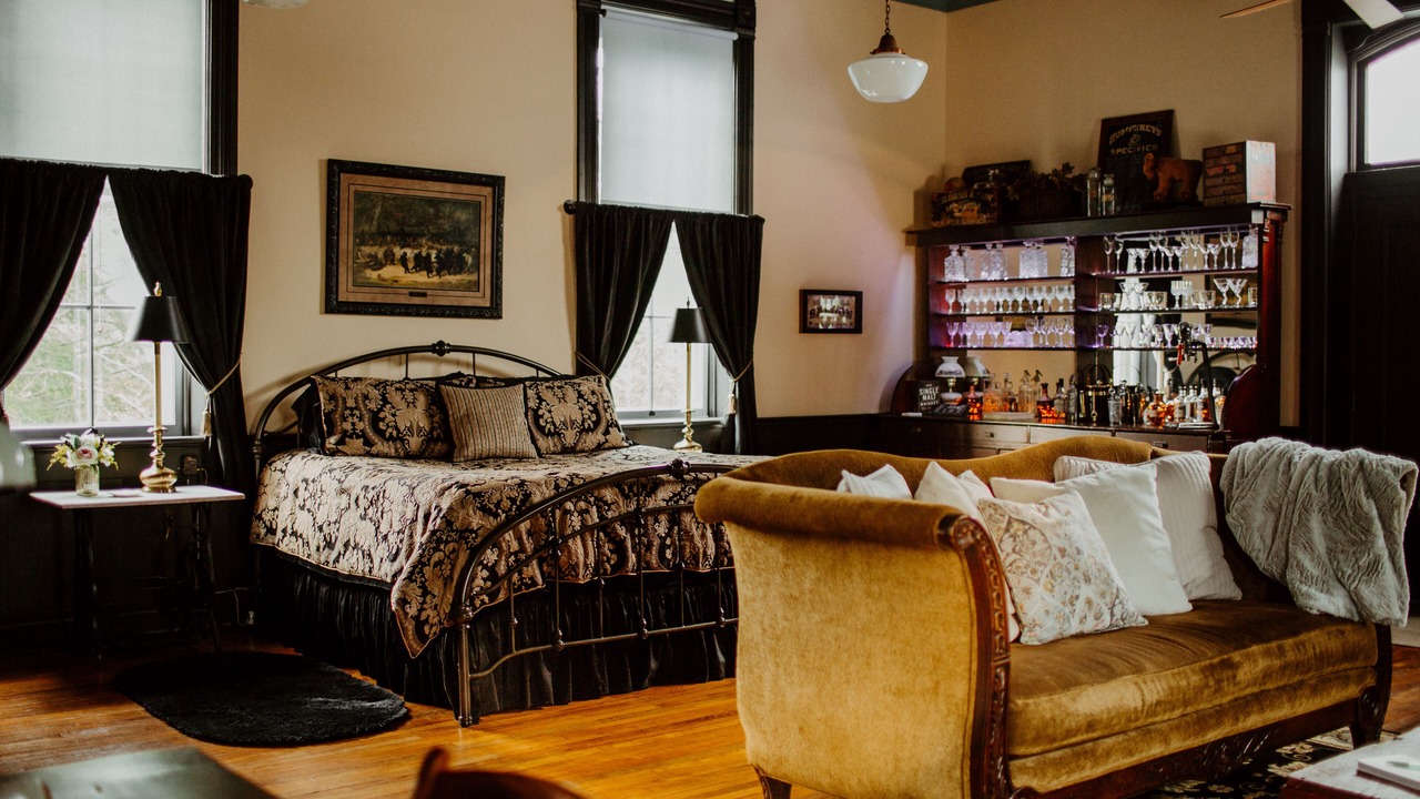 Photo of Bedroom in Sulphur Springs