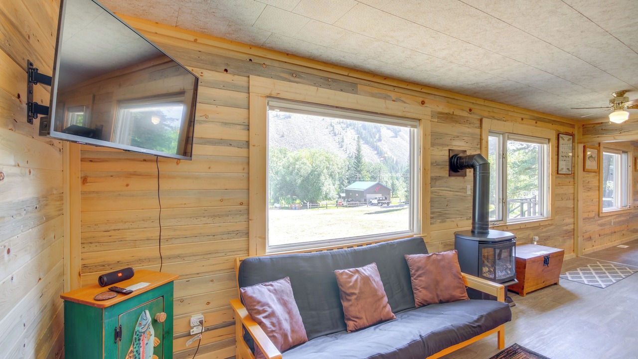 Photo of Livingroom in McLeod