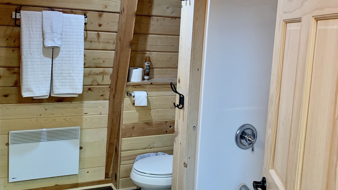 Photo of Bathroom in Island Park