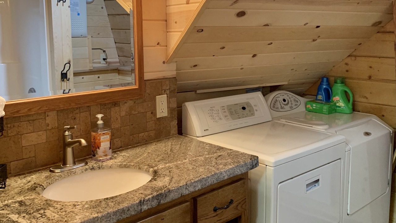 Photo of Bathroom in Island Park