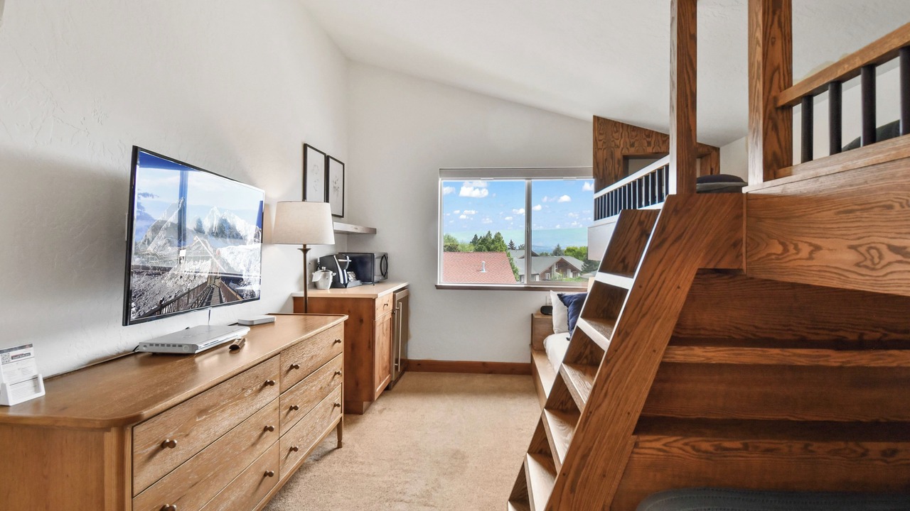 Photo of Bedroom in Midway