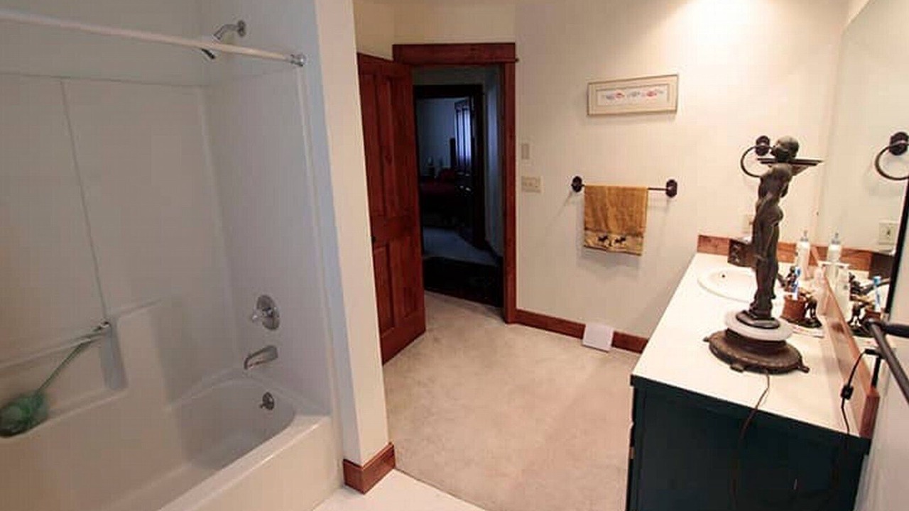 Photo of Bathroom in Porcupine Park