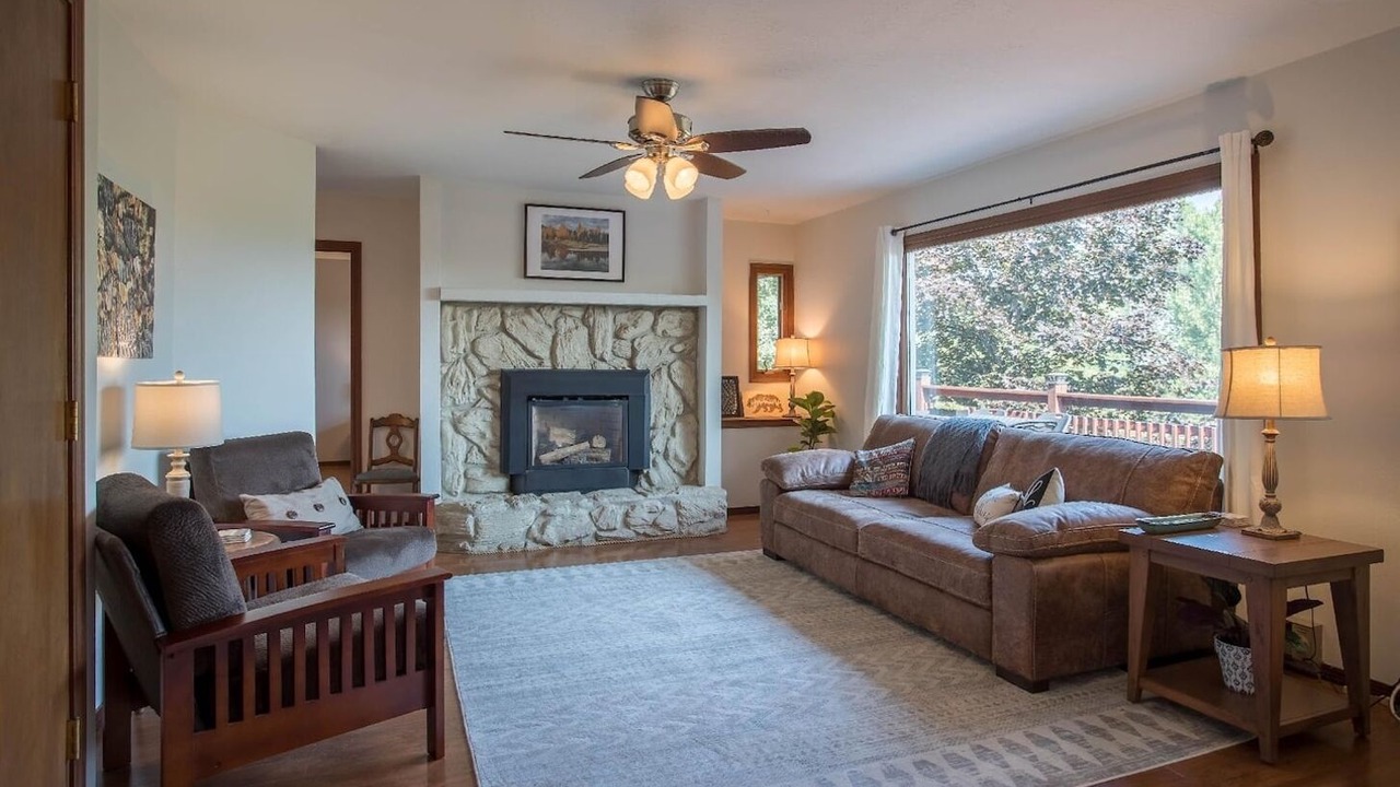 Photo of Livingroom in Moose Can Gully