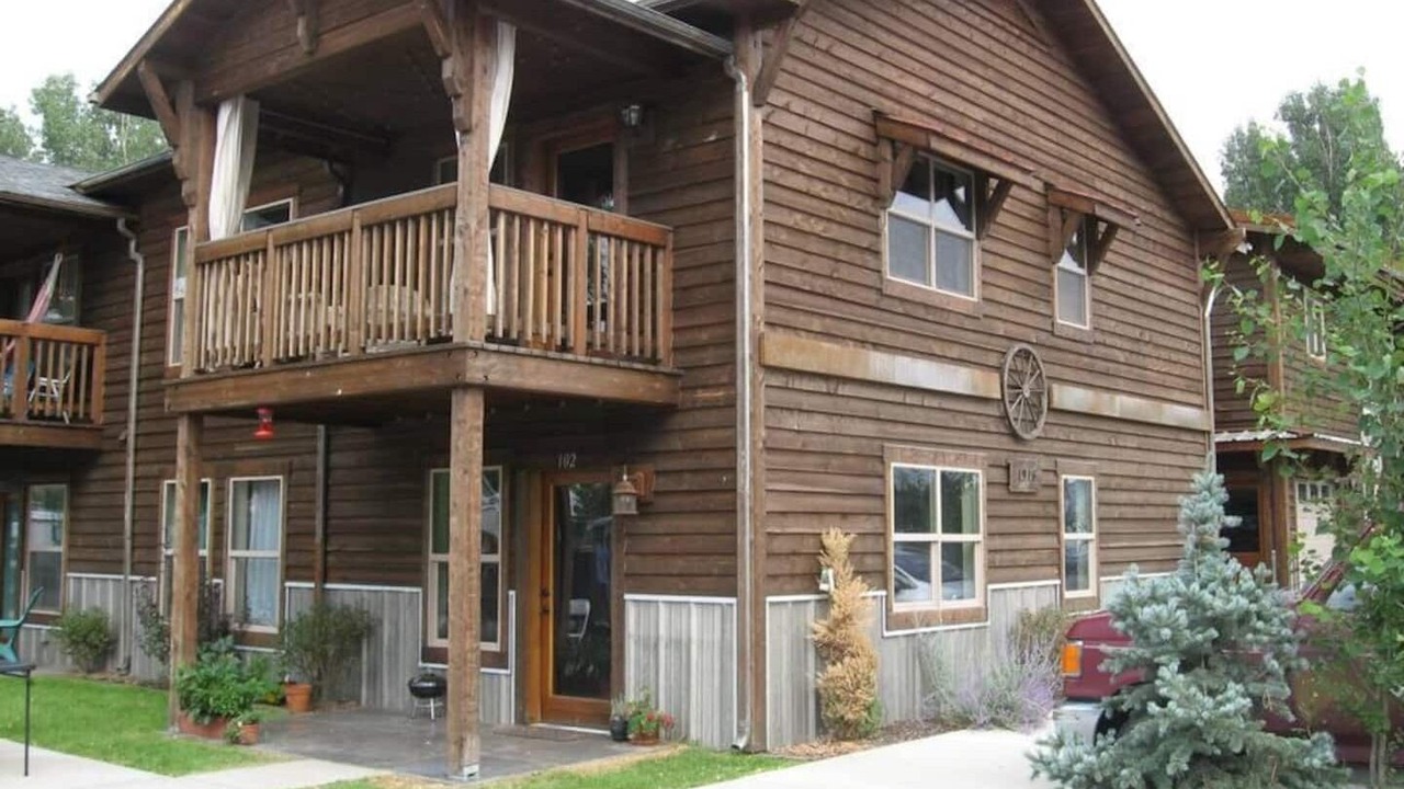 Photo of Outdoor in River Road