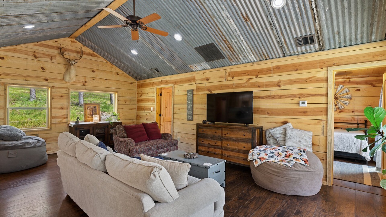 Photo of Livingroom in Pickens