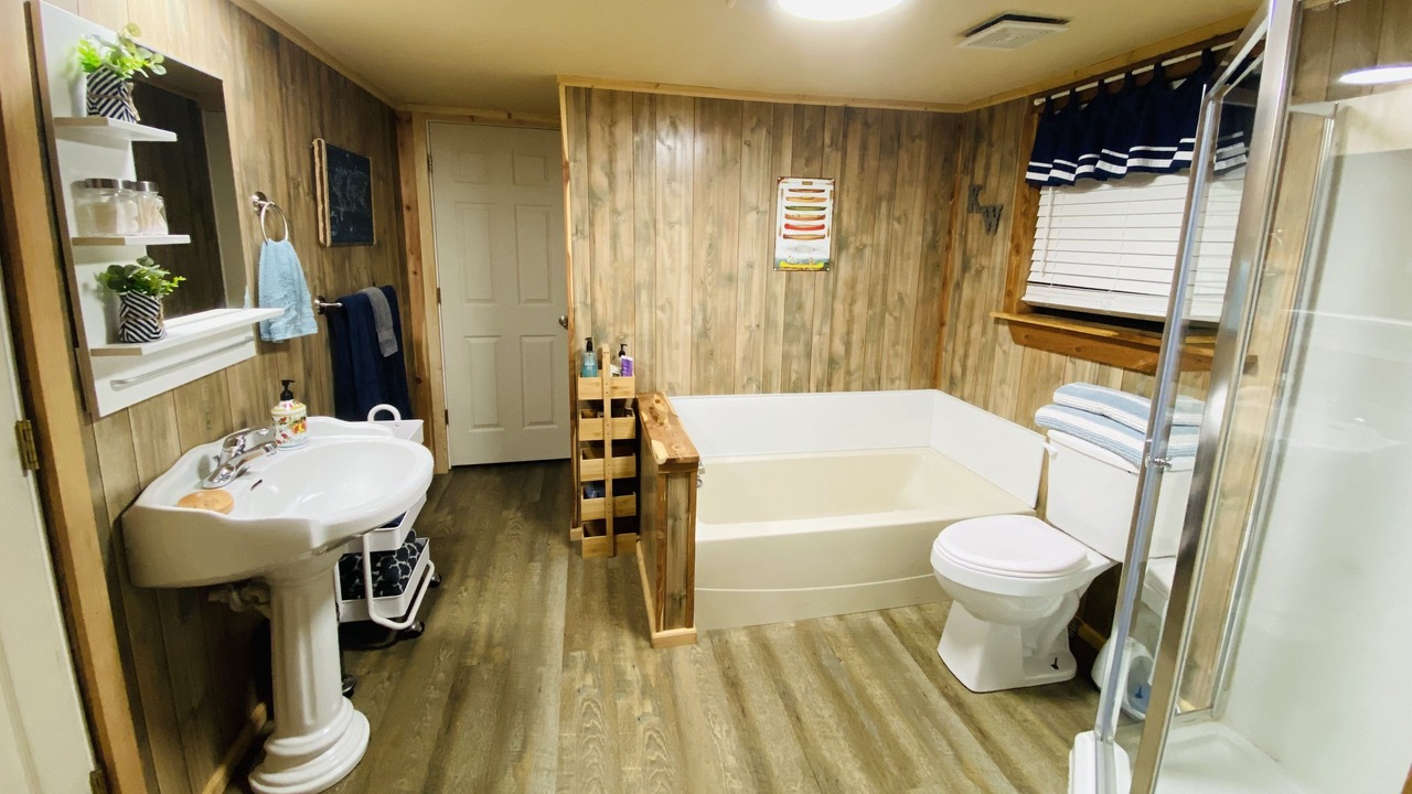 Photo of Bathroom in Jasper