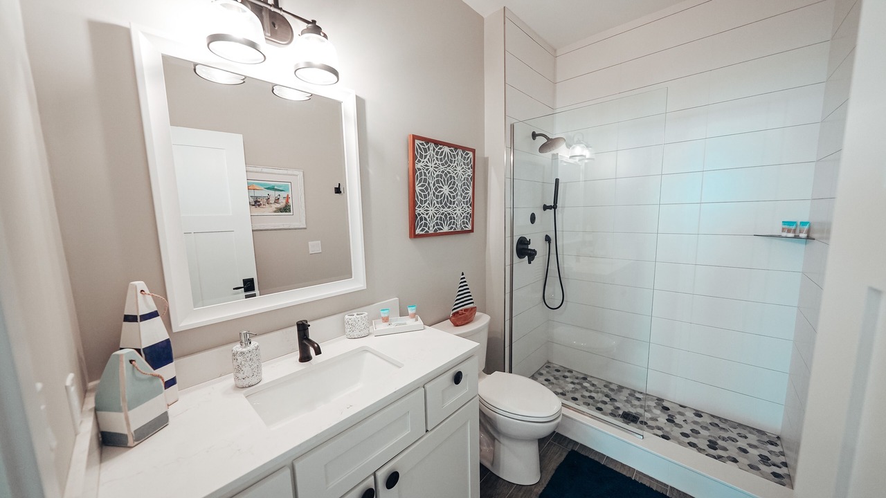Photo of Bathroom in Lakeview
