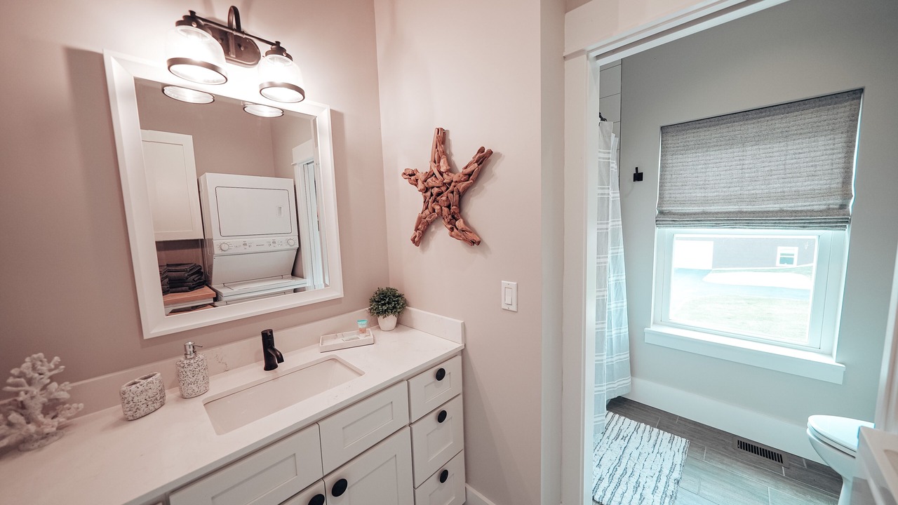 Photo of Bathroom in Lakeview