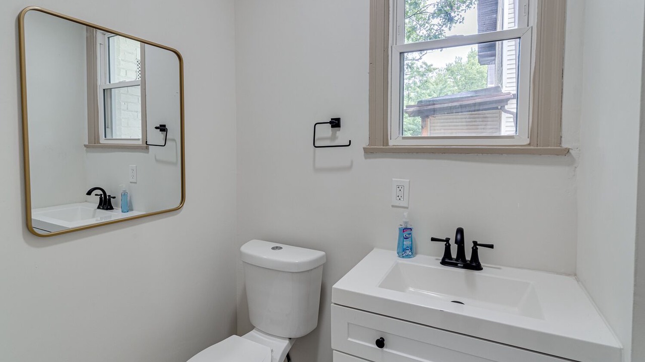 Photo of Bathroom in Mount Auburn