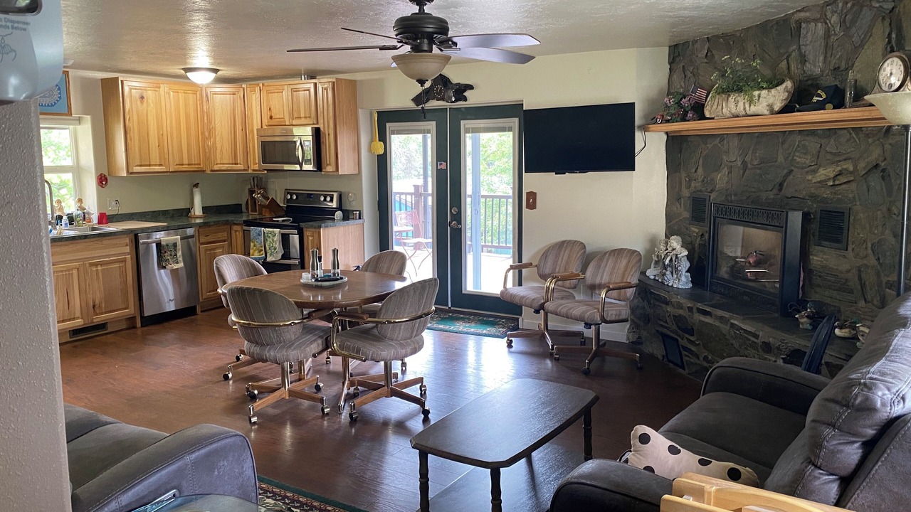 Photo of Livingroom in Cascade