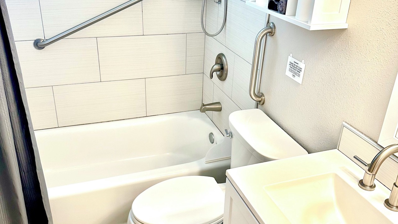 Photo of Bathroom in Loma Del Rey