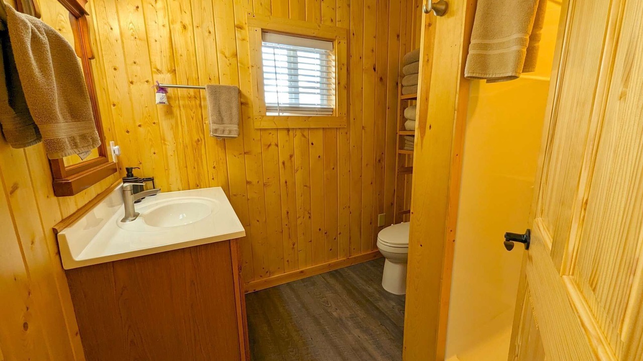 Photo of Bathroom in Gardiner