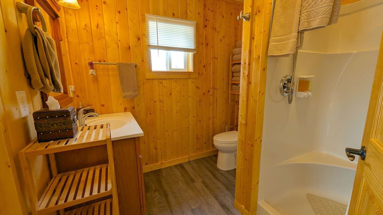 Photo of Bathroom in Gardiner