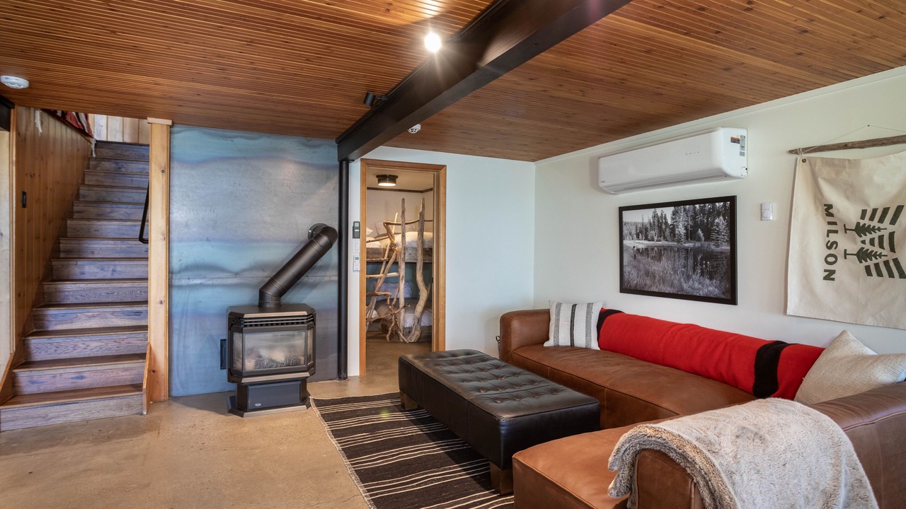 Photo of Livingroom in Woods Bay