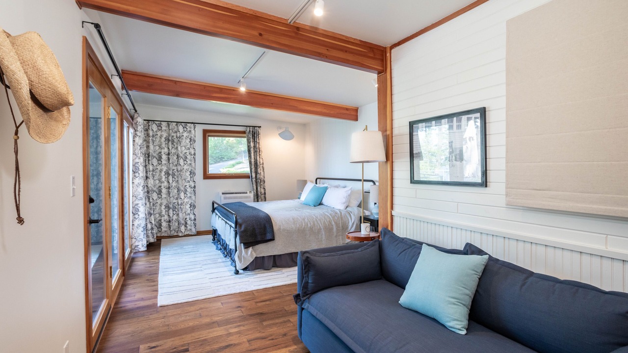 Photo of Bedroom in Woods Bay
