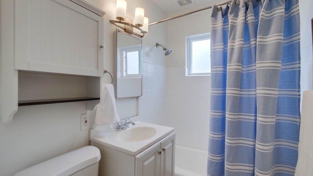Photo of Bathroom in South Mission Beach