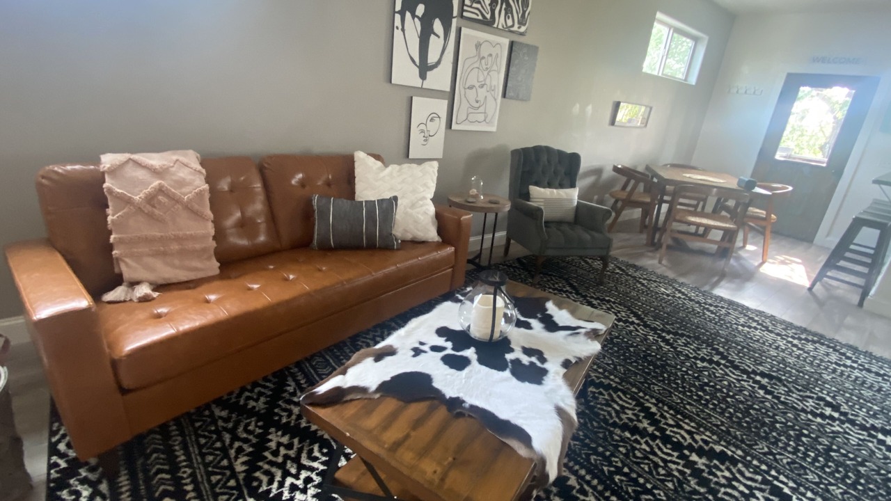 Photo of Livingroom in Four Corners