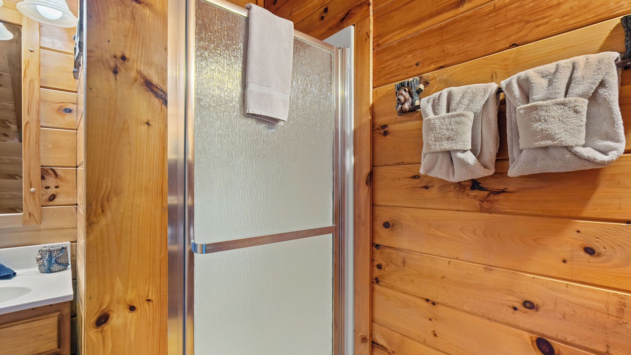 Photo of Bathroom in Gatlinburg - Pigeon Forge