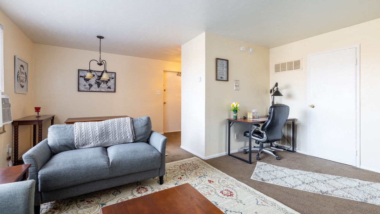 Photo of Livingroom in Fairview Park