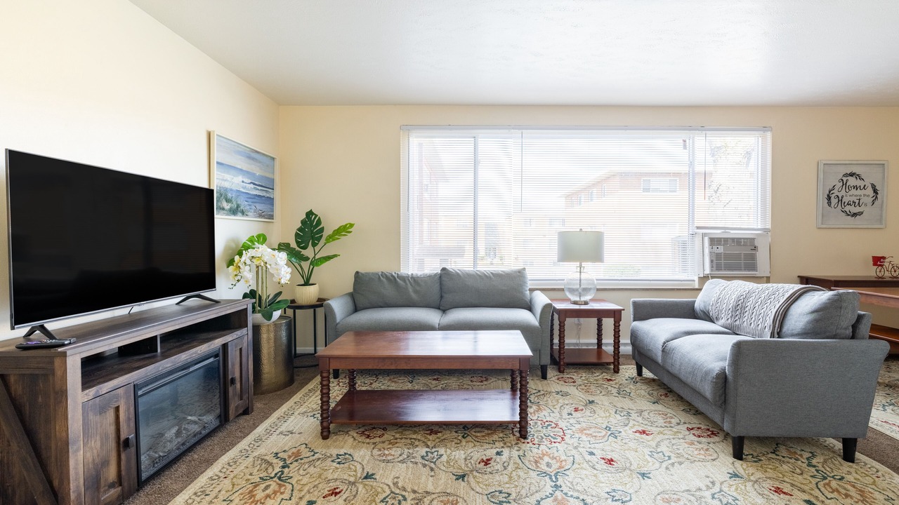 Photo of Livingroom in Fairview Park
