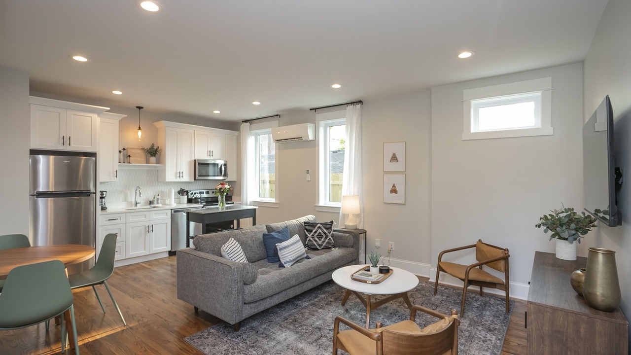 Photo of Livingroom in Chestnut Hill
