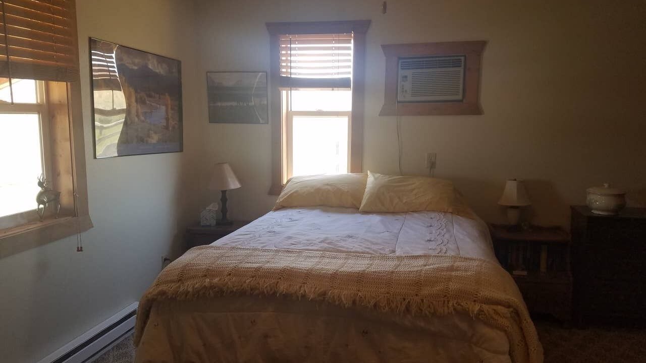 Photo of Bedroom in Ten Sleep