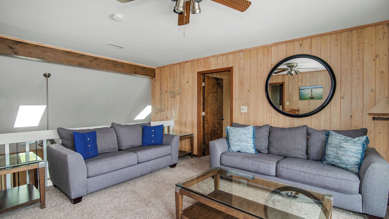 Photo of Livingroom in North Litchfield Beach