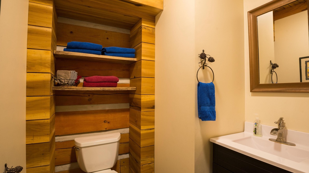 Photo of Bathroom in Gnaw Bone