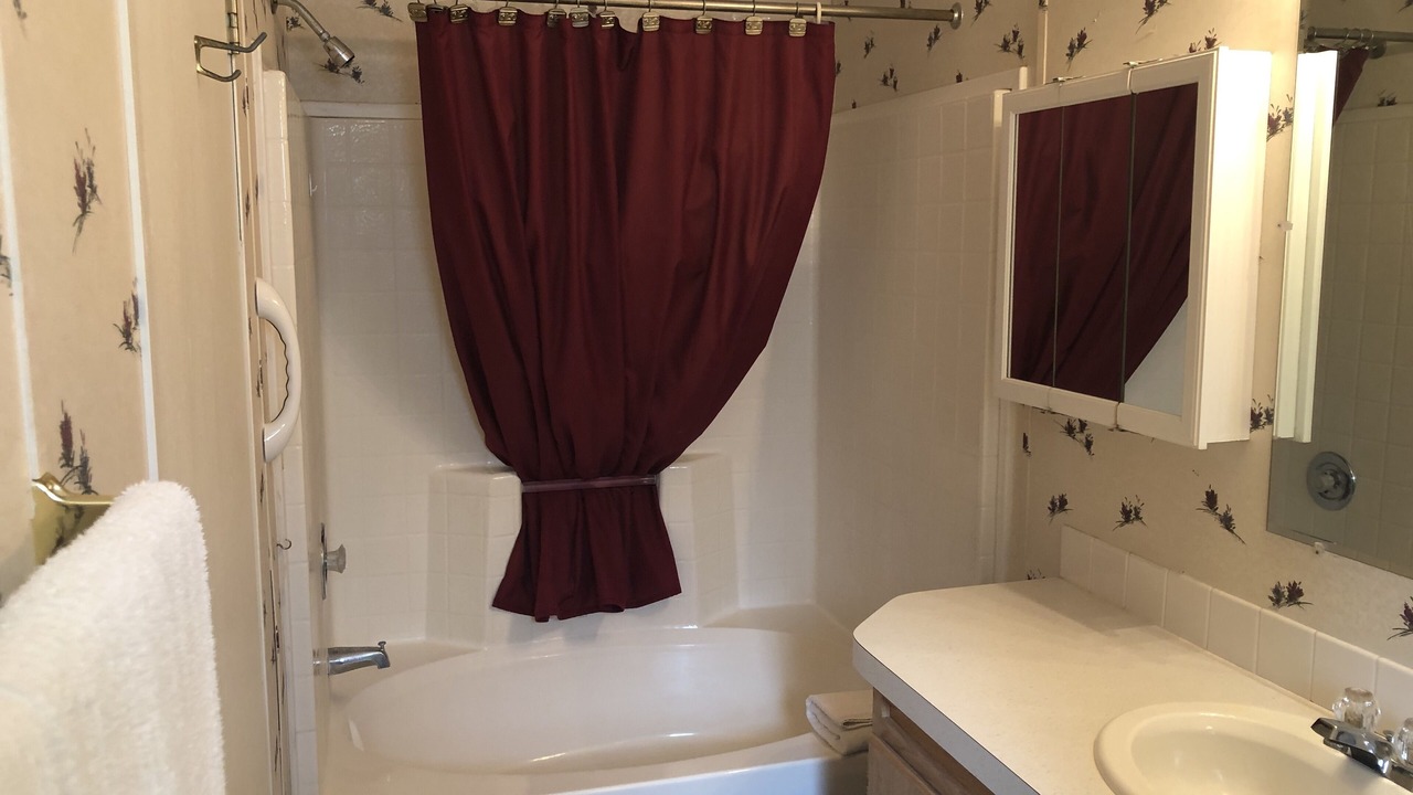 Photo of Bathroom in Gem County