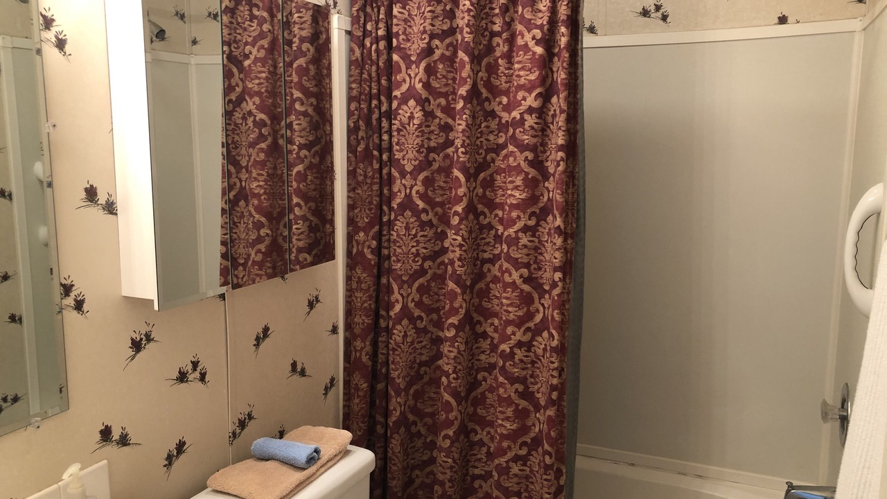 Photo of Bathroom in Gem County