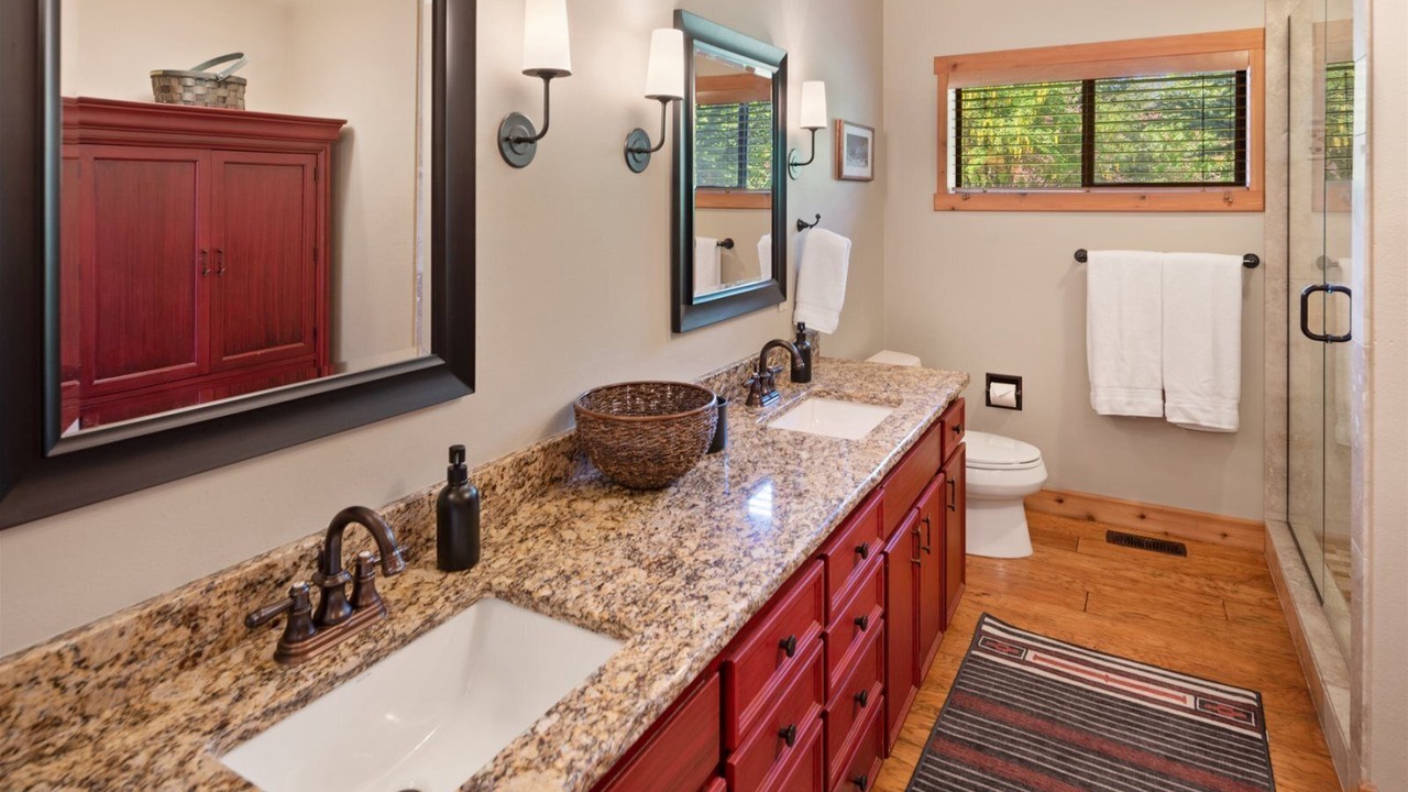 Photo of Bathroom in Ponder Point