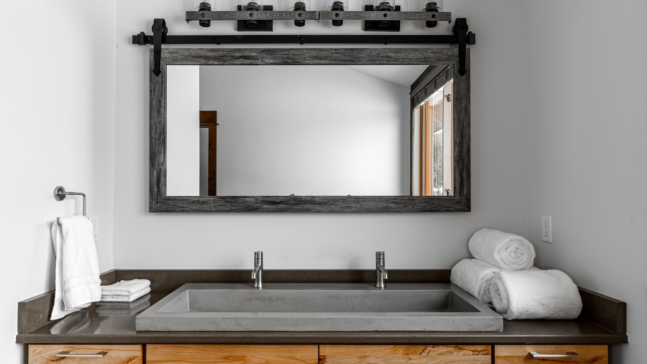 Photo of Bathroom in Porcupine Park