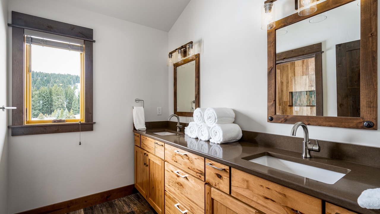 Photo of Bathroom in Porcupine Park