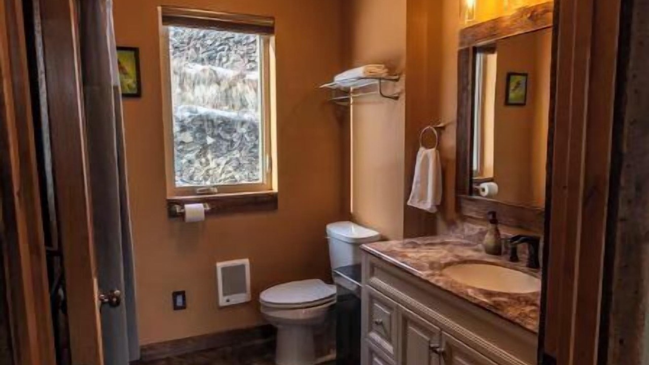 Photo of Bathroom in Cobalt
