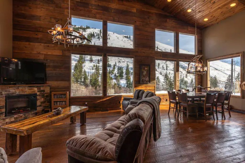 Photo of Livingroom in Cobalt