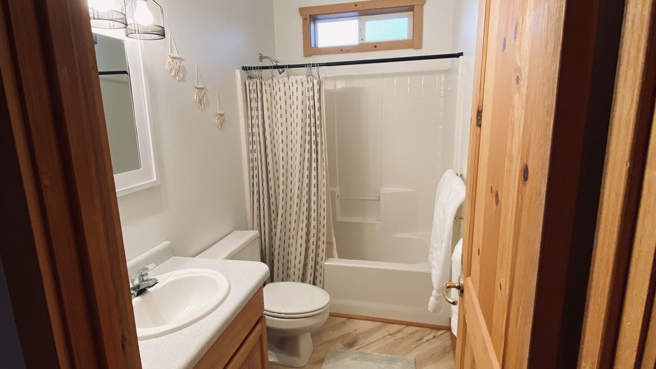 Photo of Bathroom in Teasdale