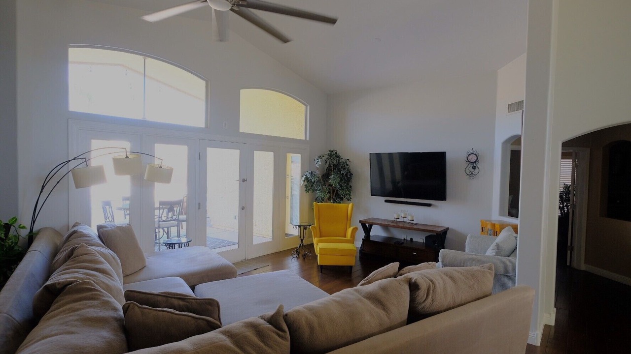 Photo of Livingroom in Adobe Highlands
