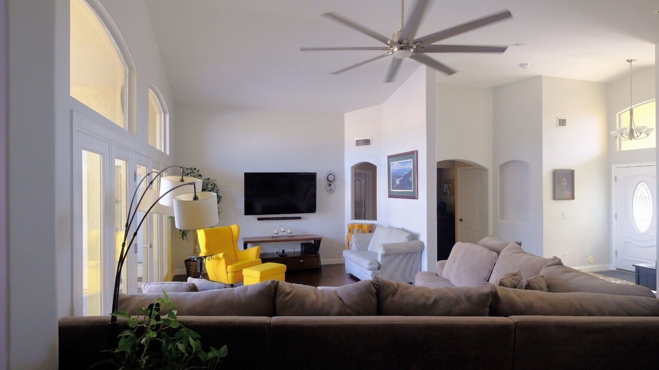 Photo of Livingroom in Adobe Highlands