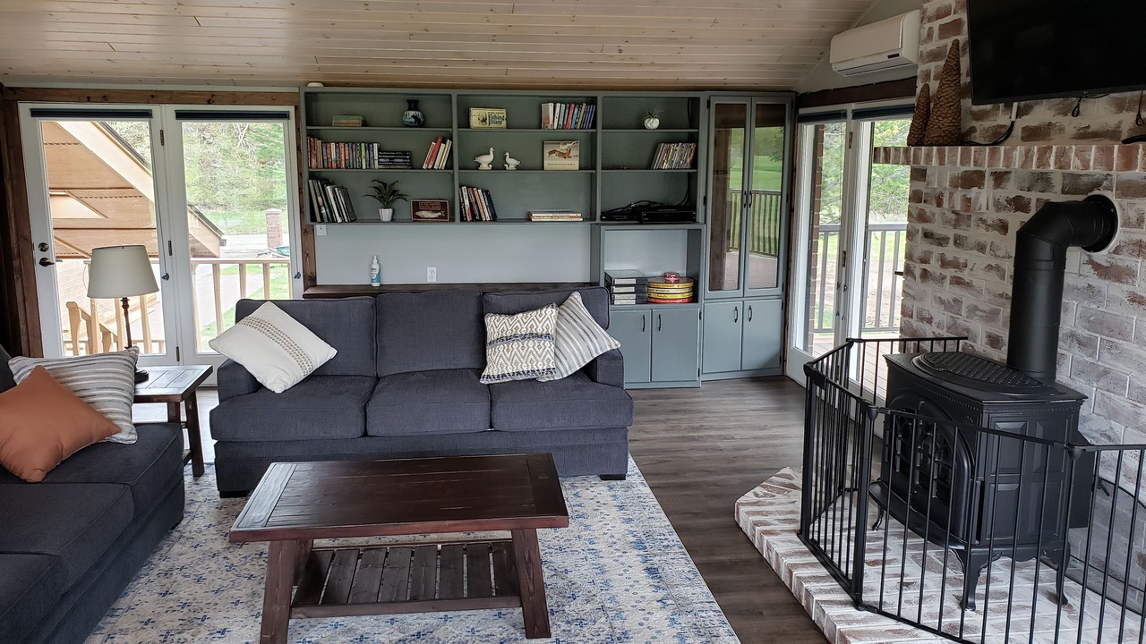 Photo of Livingroom in West Glacier