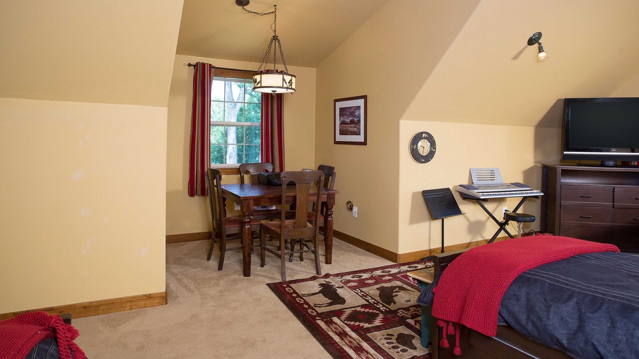 Photo of Bedroom in Absarokee