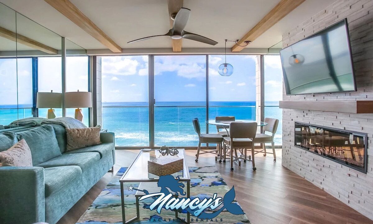 Photo of Livingroom in North Pacific Beach