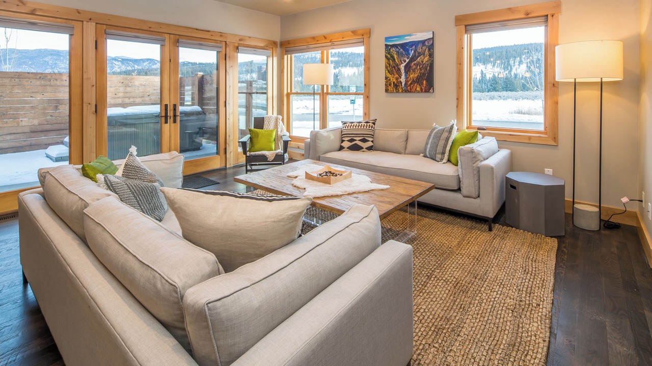 Photo of Livingroom in Big Sky