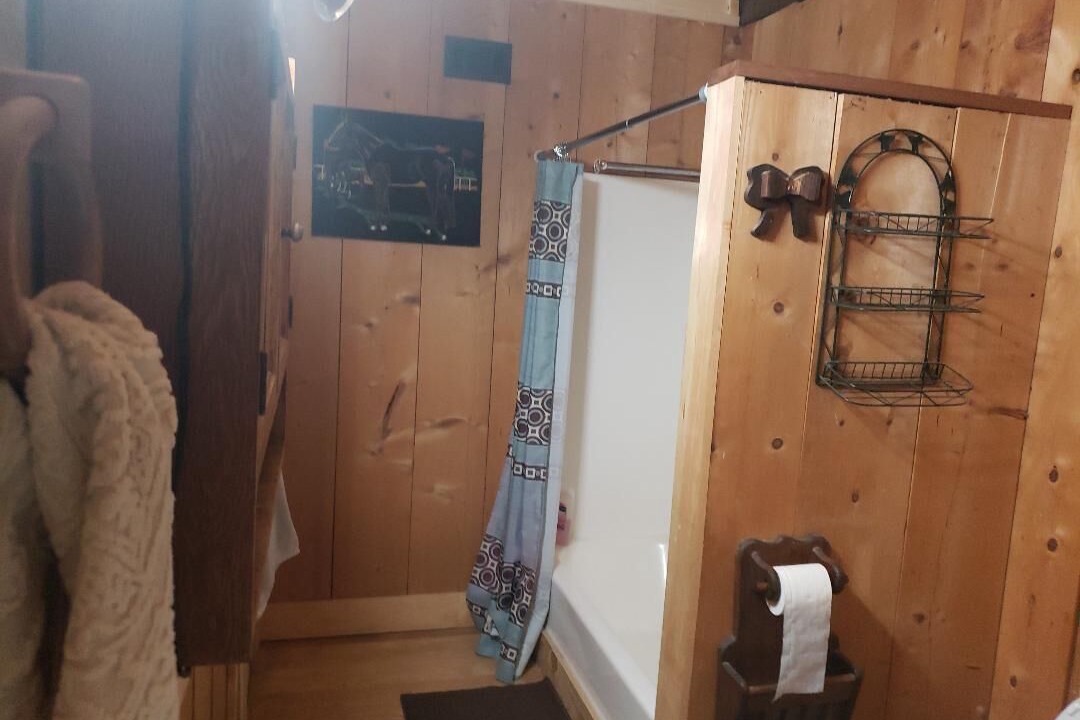 Photo of Bathroom in Stone County