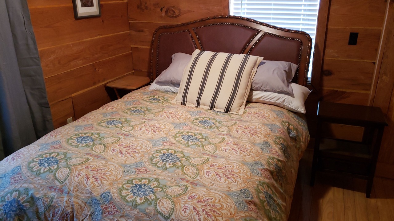 Photo of Bedroom in Stone County