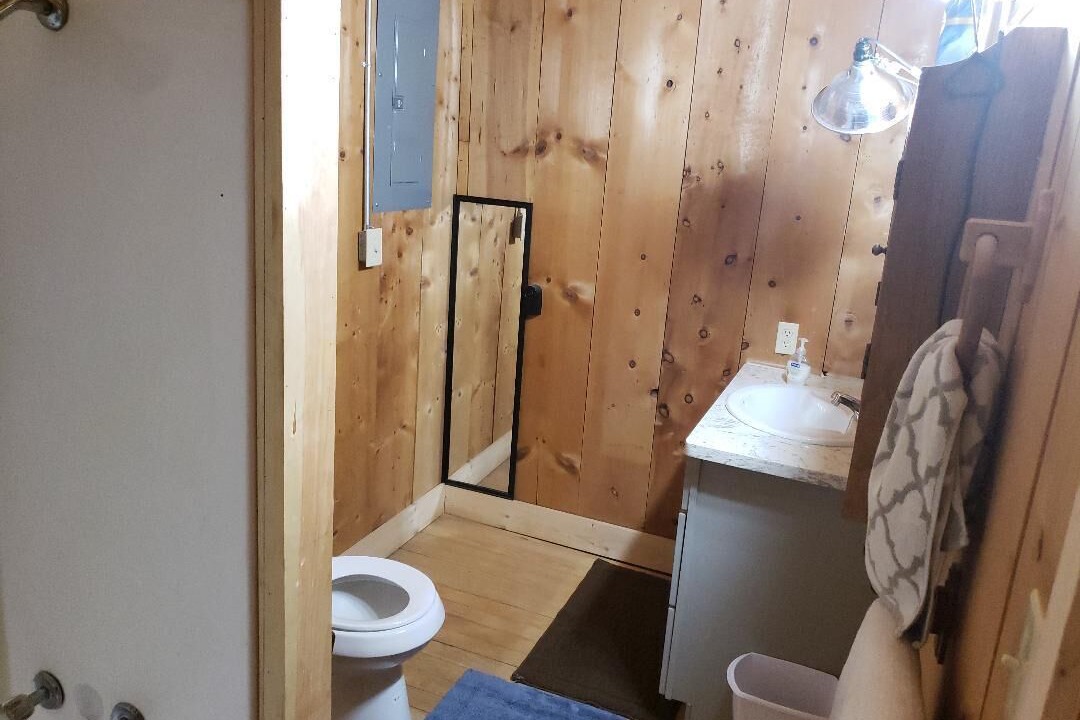 Photo of Bathroom in Stone County