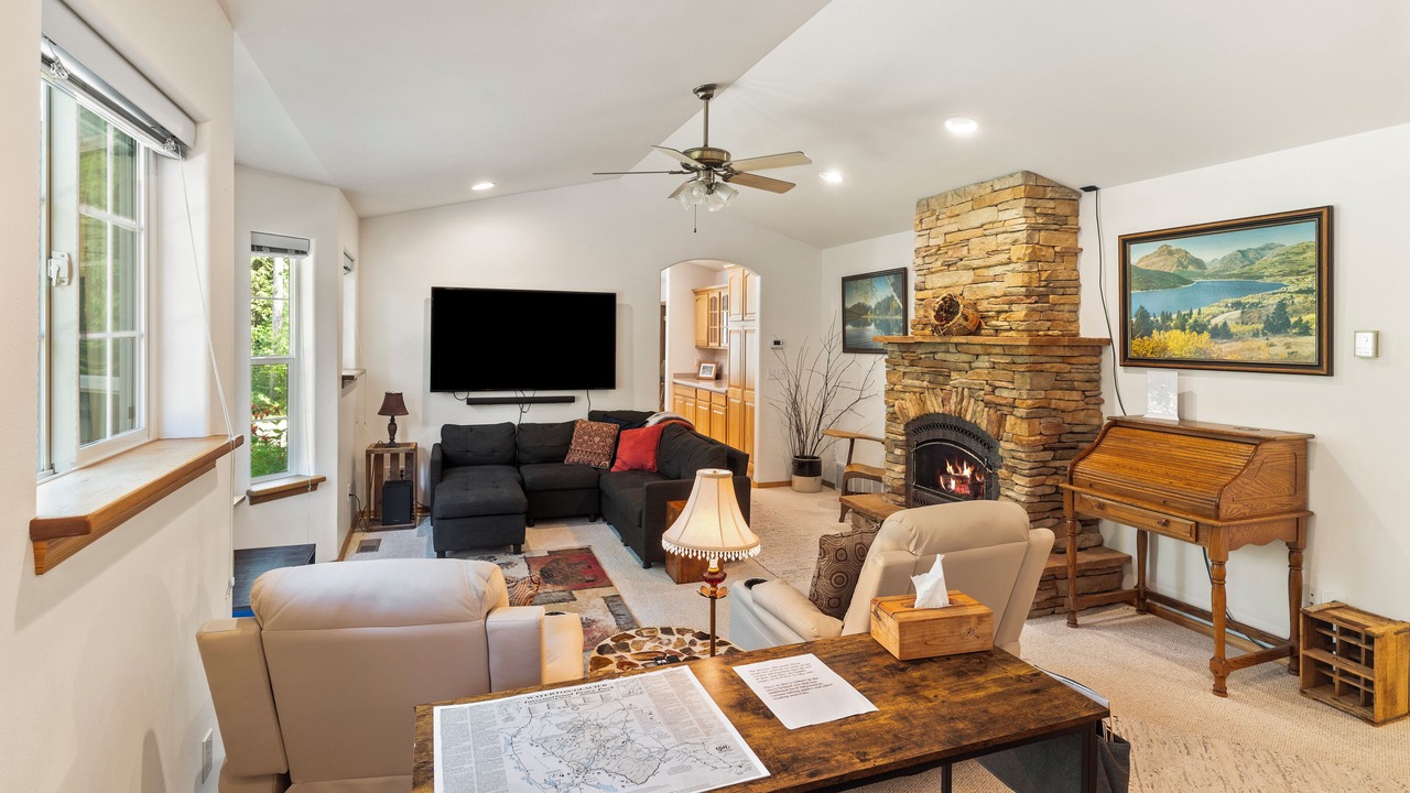 Photo of Livingroom in Martin City