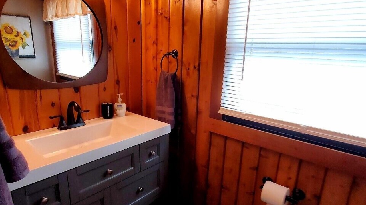 Photo of Bathroom in Gnaw Bone