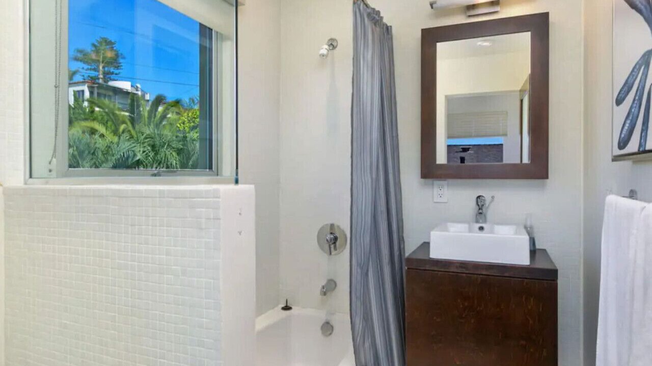Photo of Bathroom in Sunset Cliffs