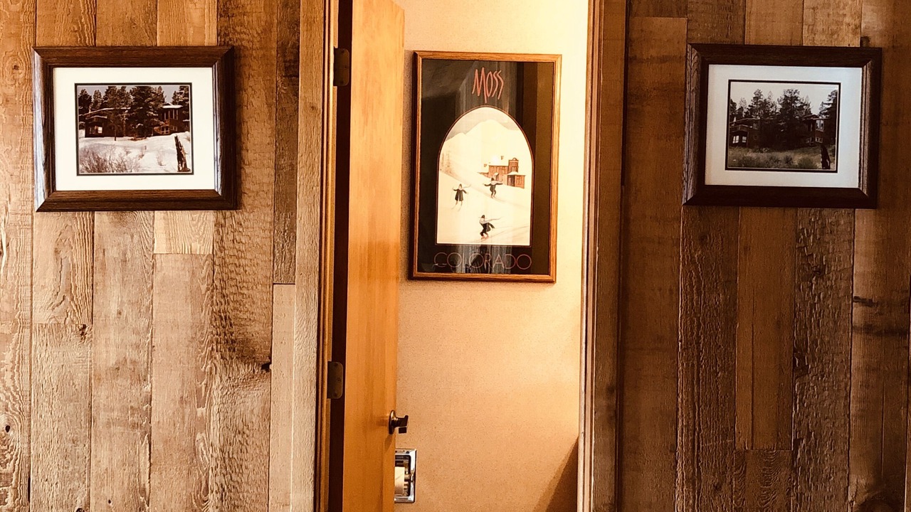 Photo of Others in Four O'Clock