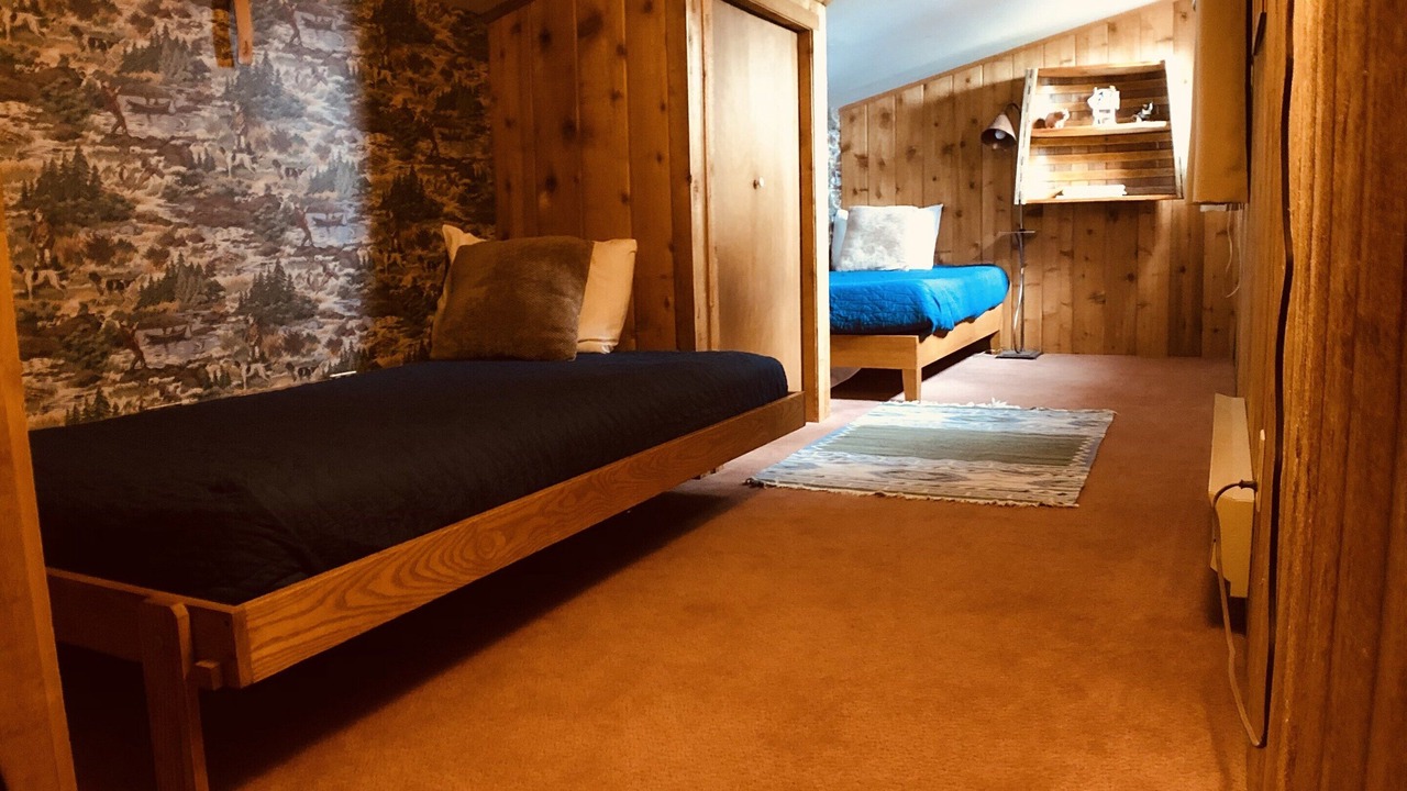Photo of Bedroom in Four O'Clock